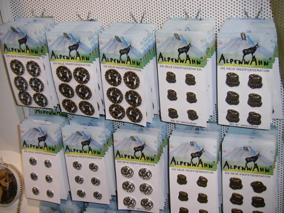 Trachtiges Zubehör von Alpenwahn
